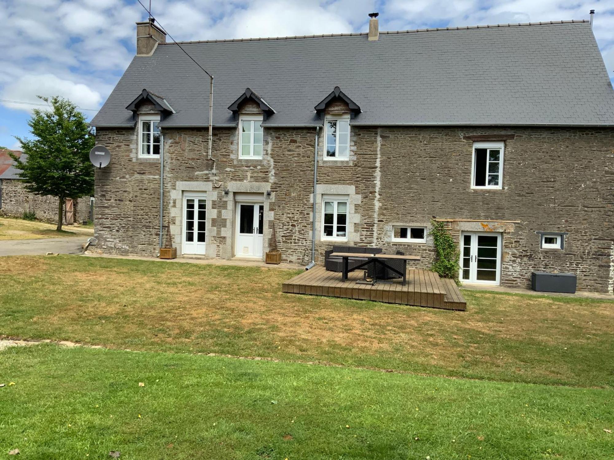 Welcoming And Peaceful Bed And Breakfast Fougerolles-du-Plessis Exterior photo